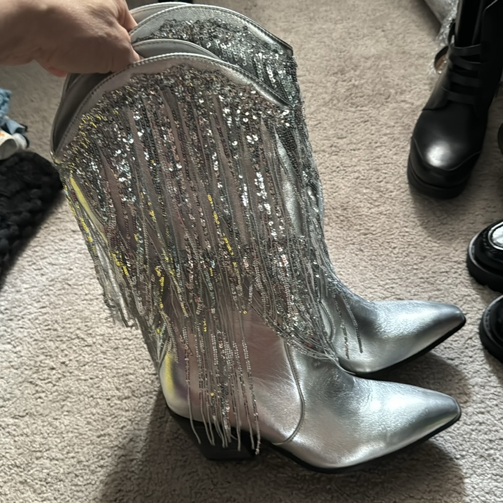 *NEW* TAYLOR SWIFT INSPIRED SILVER SEQUIN FRINGED COWBOY BOOTS 9.5 - Picture 7 of 9
